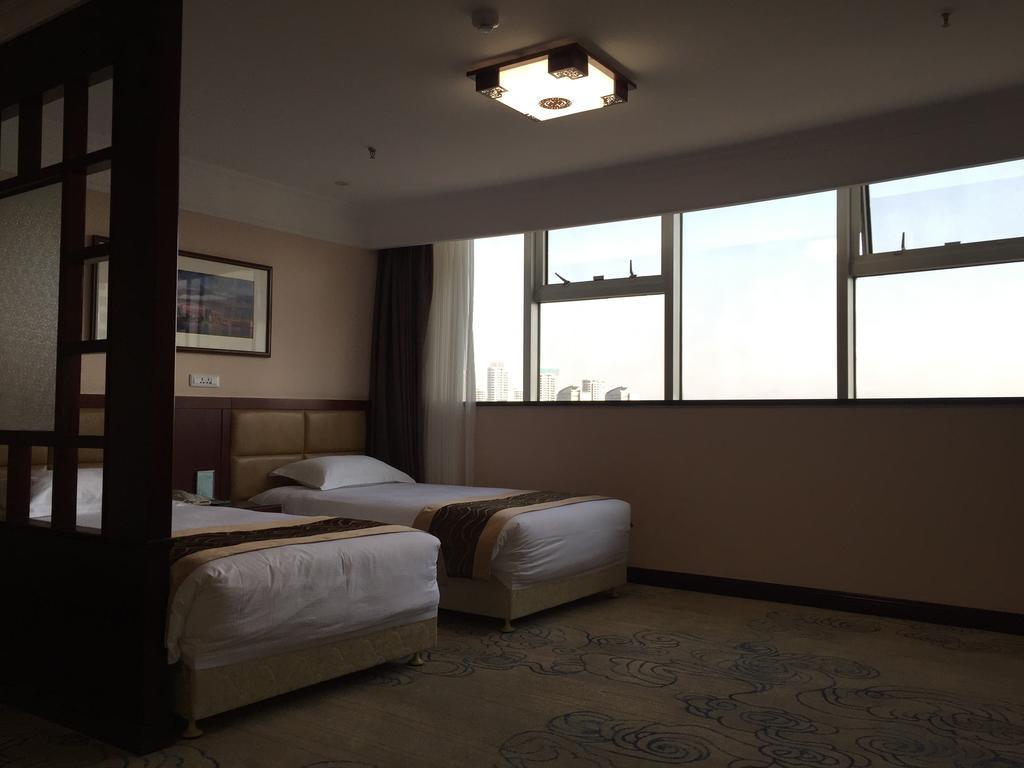 Qingdao Hotel Room photo
