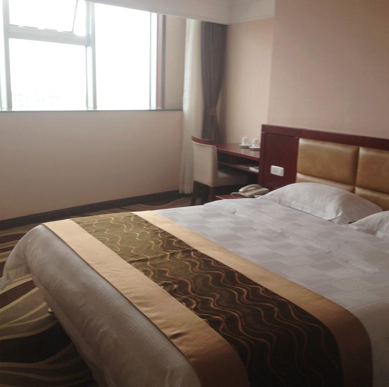 Qingdao Hotel Room photo