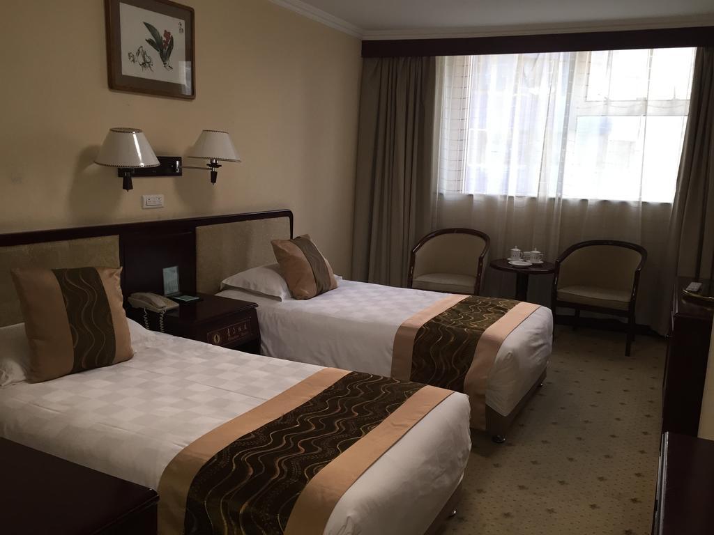 Qingdao Hotel Room photo